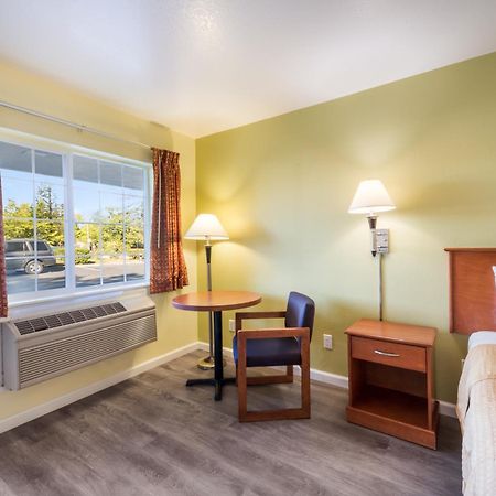 Americas Best Value Inn Santa Rosa Exterior photo