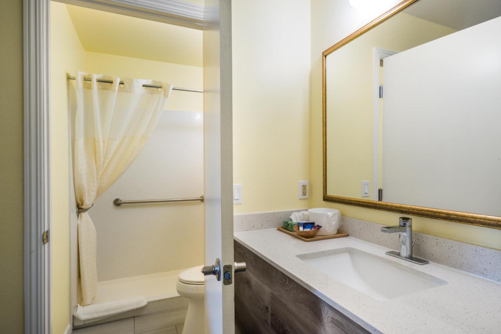 Americas Best Value Inn Santa Rosa Exterior photo