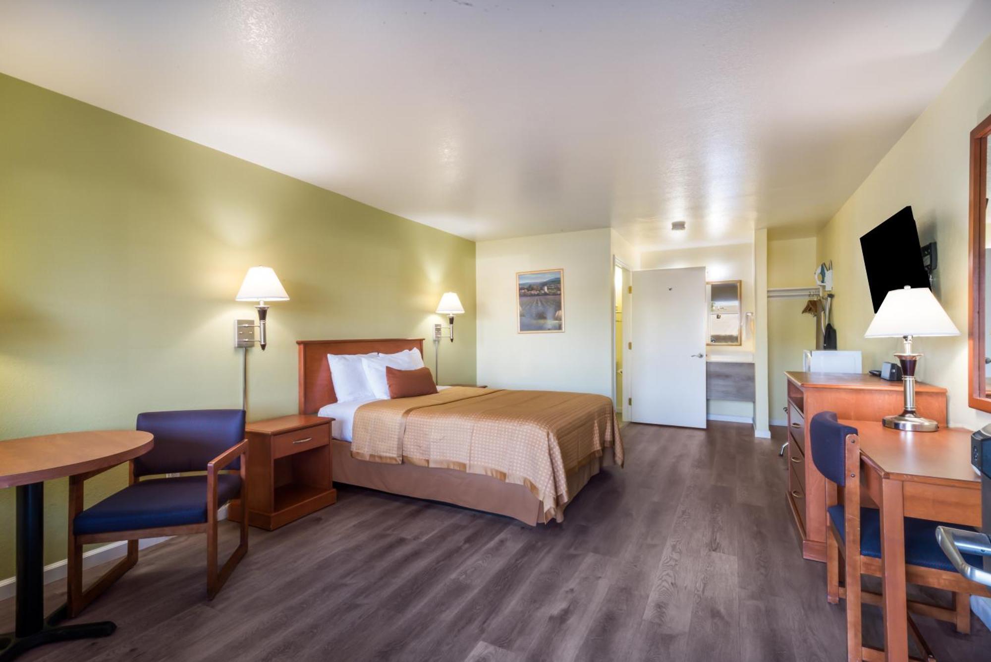 Americas Best Value Inn Santa Rosa Exterior photo