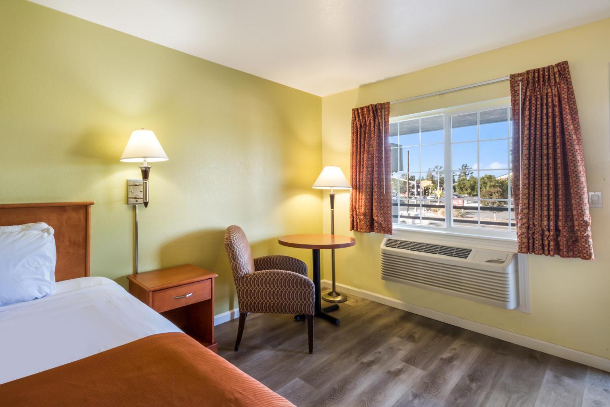 Americas Best Value Inn Santa Rosa Exterior photo