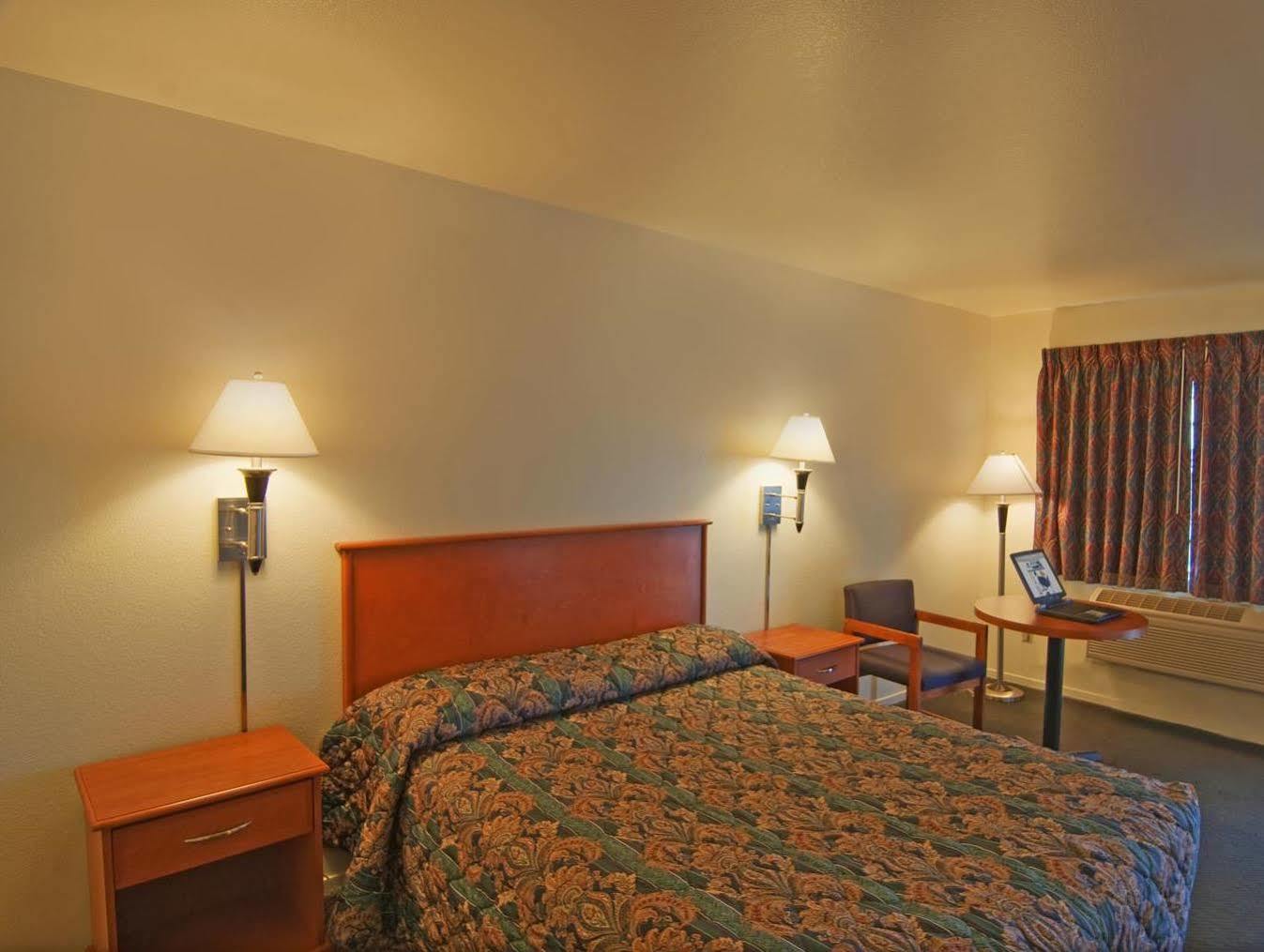 Americas Best Value Inn Santa Rosa Room photo