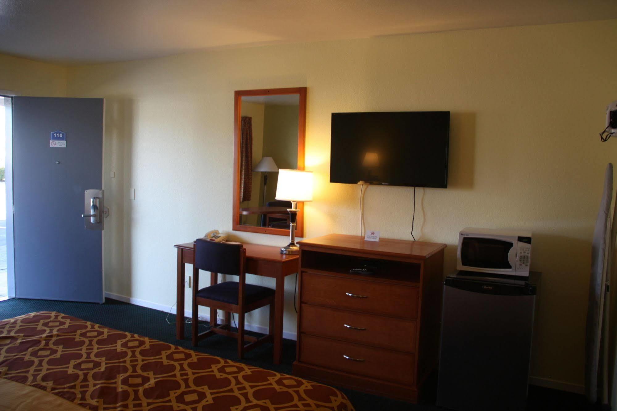 Americas Best Value Inn Santa Rosa Exterior photo