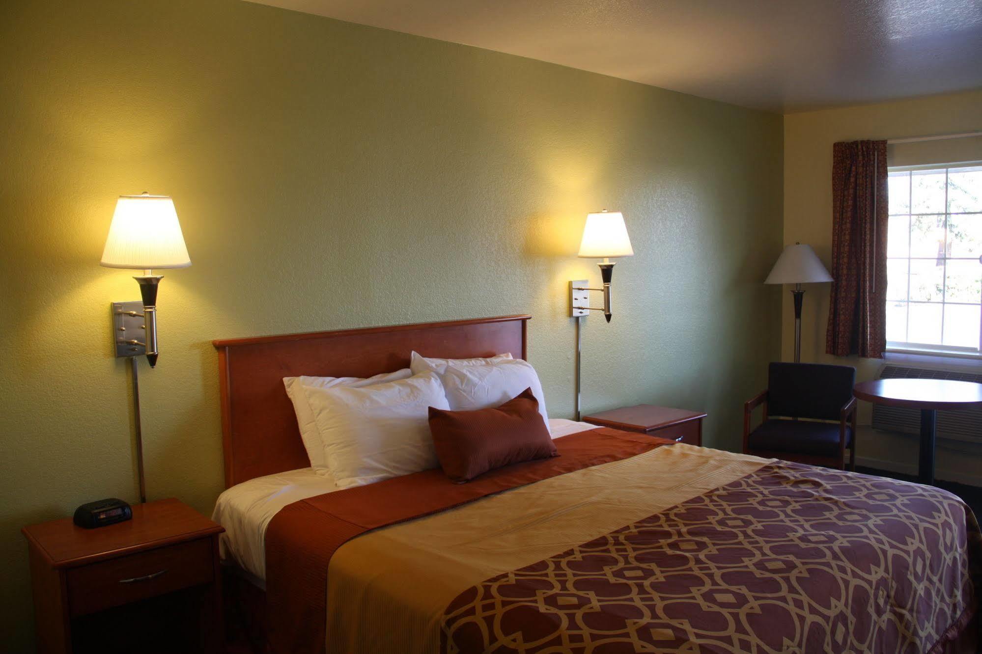 Americas Best Value Inn Santa Rosa Exterior photo