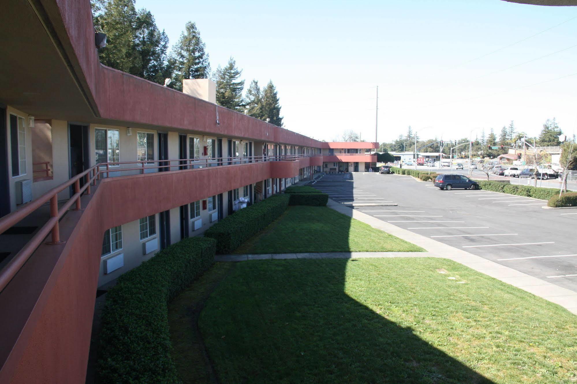Americas Best Value Inn Santa Rosa Exterior photo
